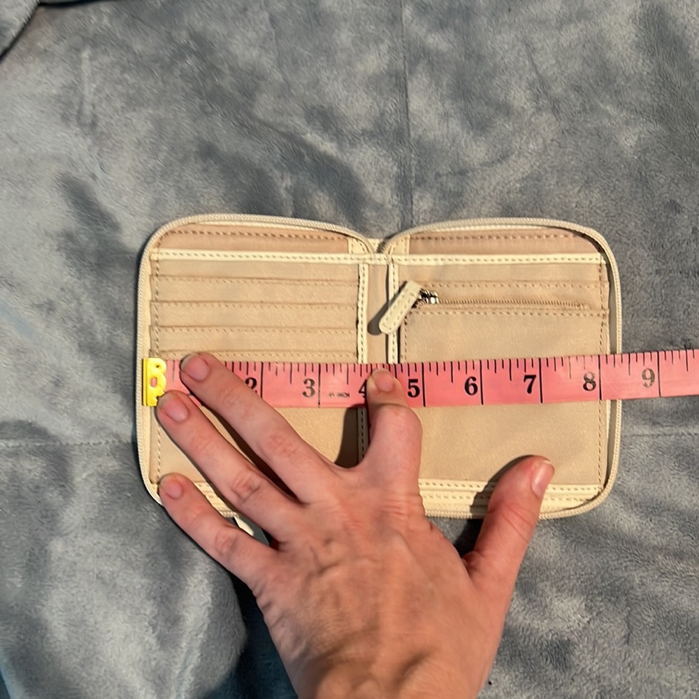 COACH Daisy Signature Kaleidoscope medium wallet - Picture 8 of 8